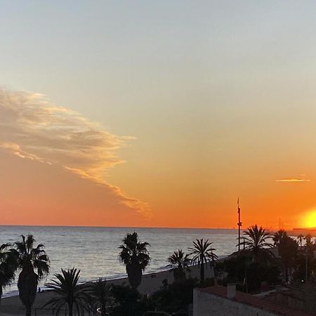 Apartamento Frente Al Mar Canet De Mar Zewnętrze zdjęcie